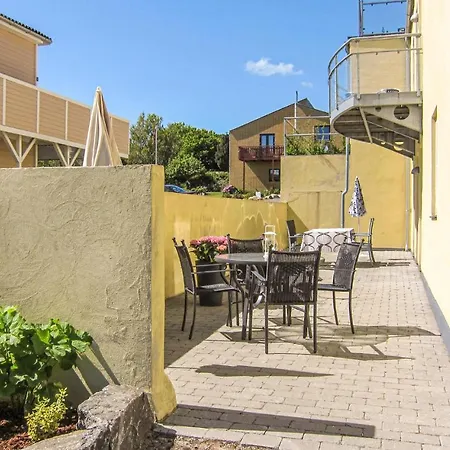 דירה Stunning In With Kitchen