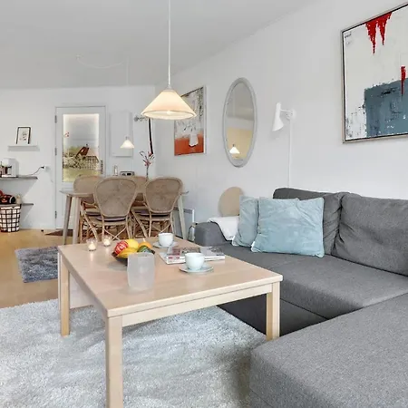 Stunning In With Kitchen דירה *