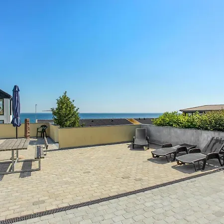 Stunning In With Kitchen דירה *