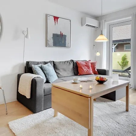 דירה Stunning In With Kitchen