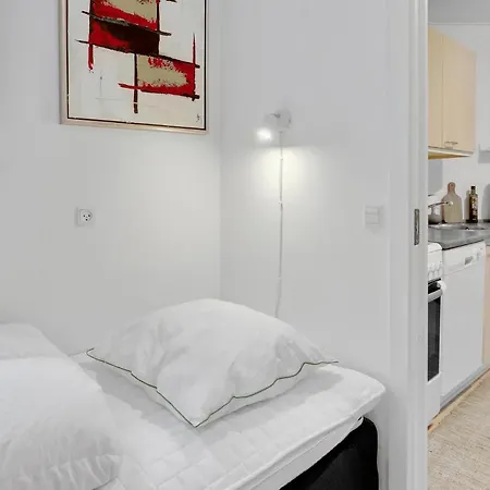 Stunning In With Kitchen * אלינגה