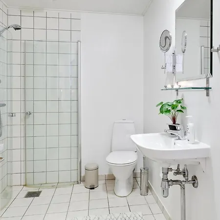 Stunning In With Kitchen אלינגה